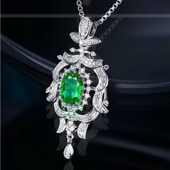 Sterling Silver Natural Emerald Columbian Pendant Necklace - Picture 2 of 4
